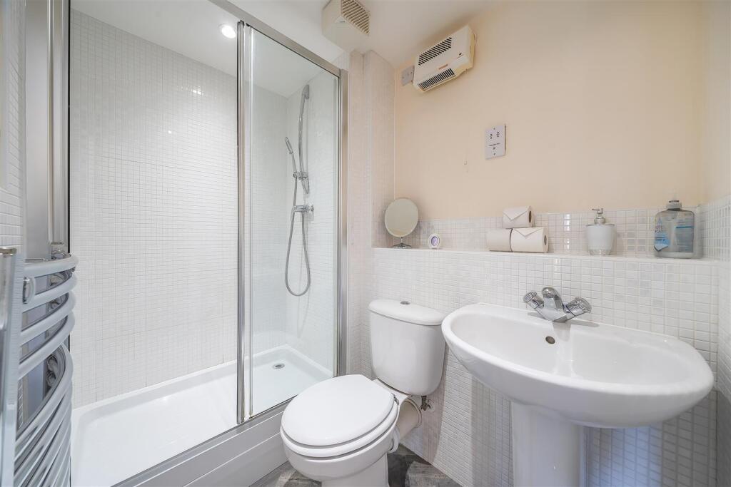 7 Rowe Close, Rugby (15).jpg