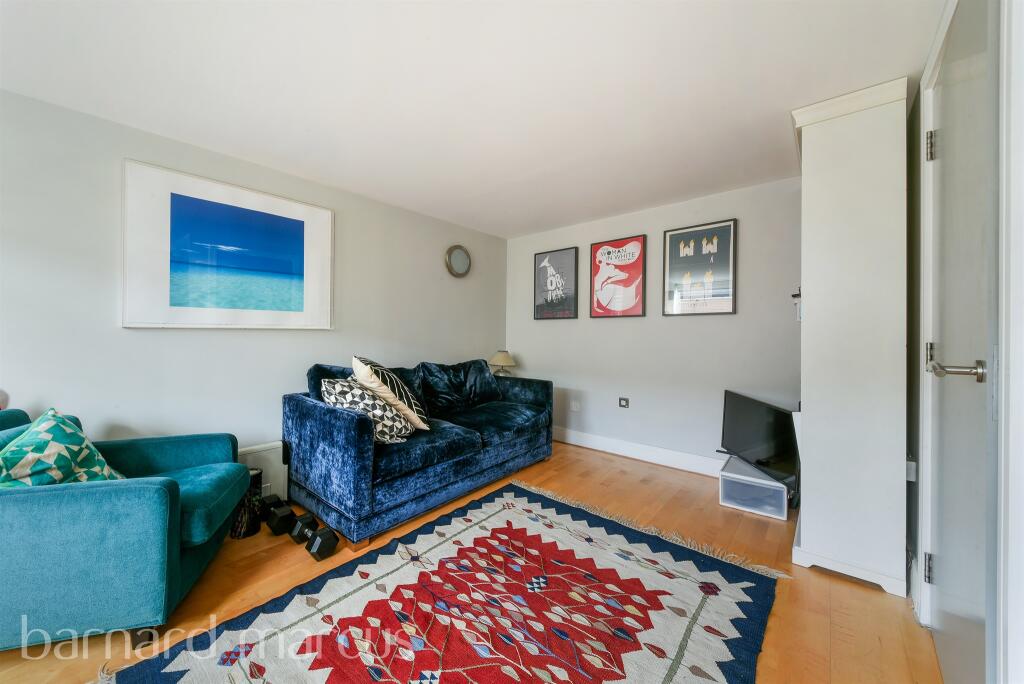 Lounge/ Kitchen