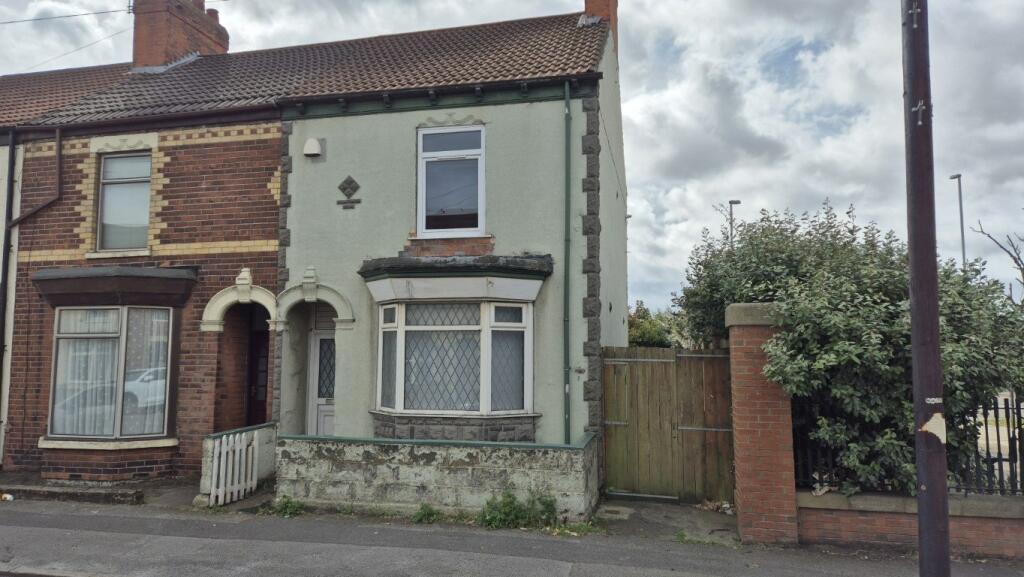 2 Bedroom House - end terrace for Sale