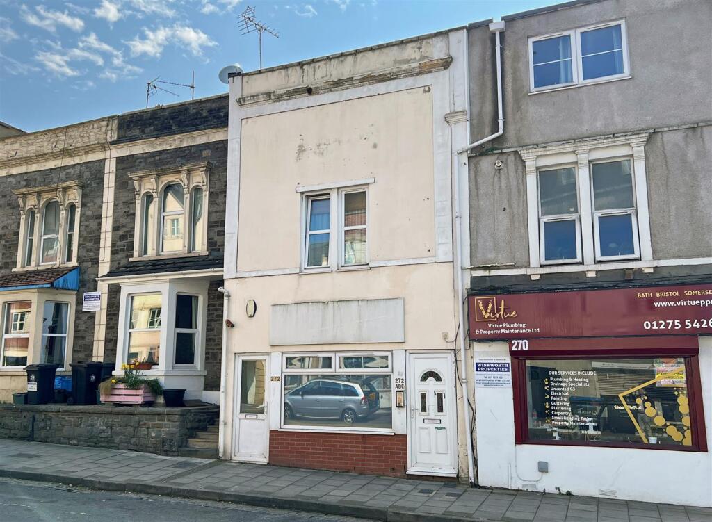 2 - Top floor one-bedroom flat for Auction, St Geo