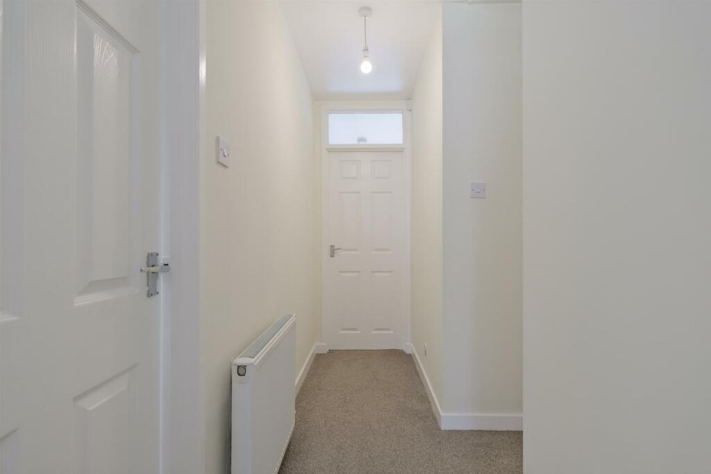 015-8 Lawhill Rd Law ML8 5JQ.jpg