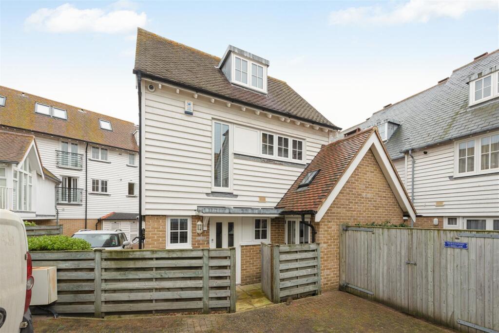 The Slipway, Sea Wall, Whitstable
