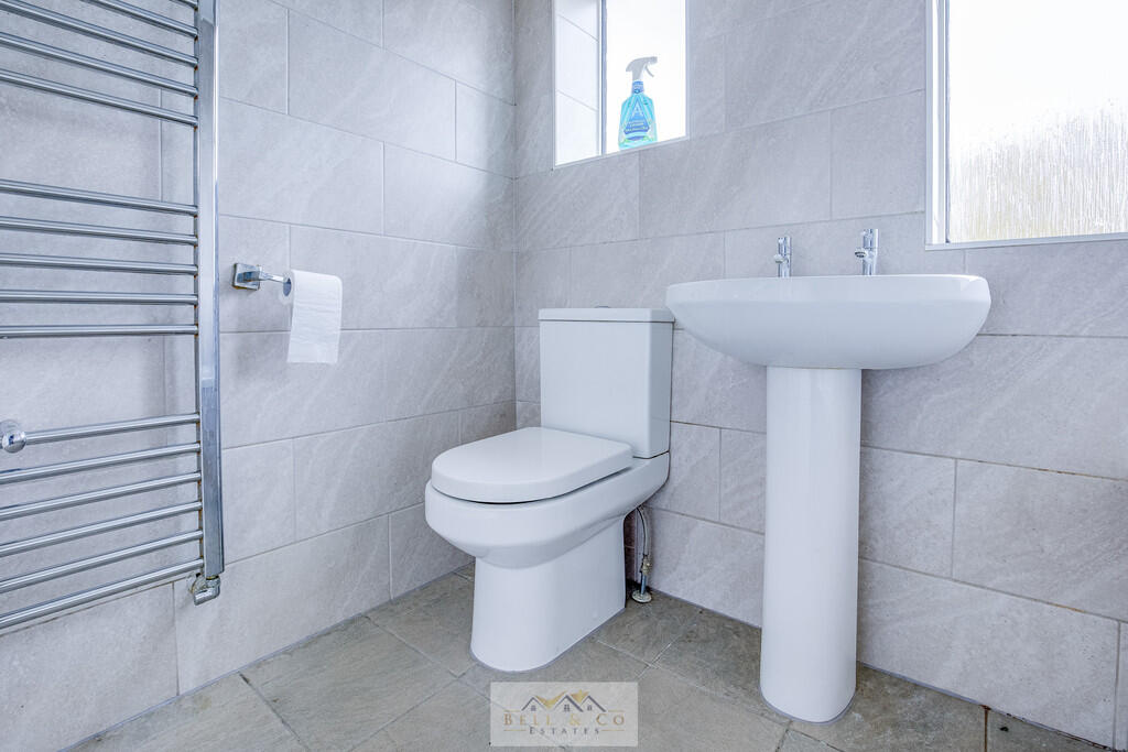 Bathroom 1.2