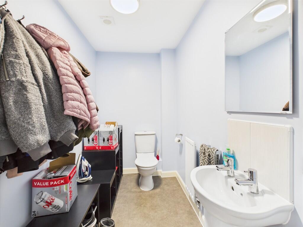 CAM02854G0-PR0384...