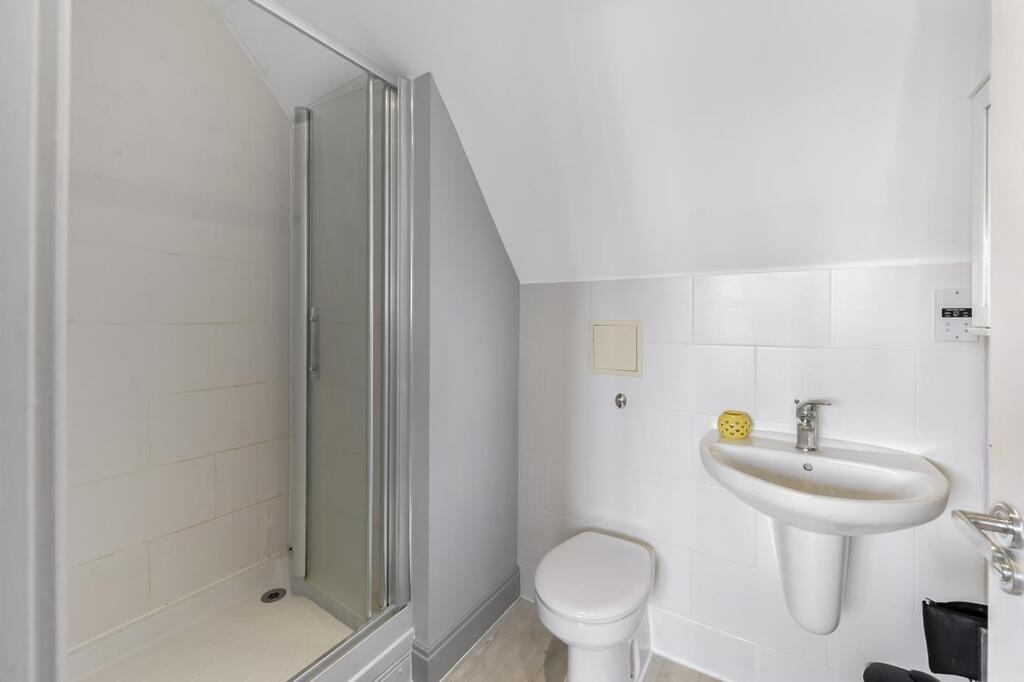 Family bathroom / top floor