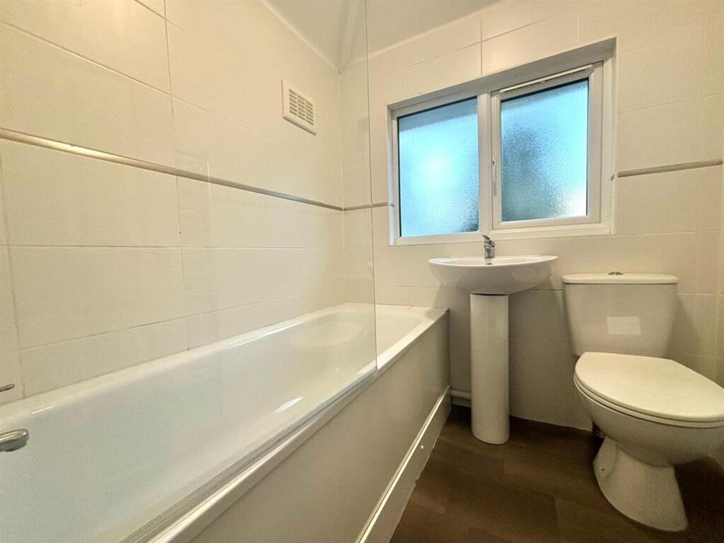 Family Bathroom.jpeg