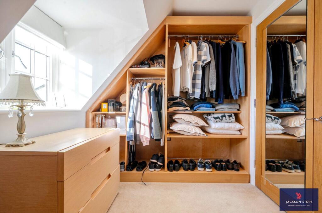 Bedroom 4/Dressing