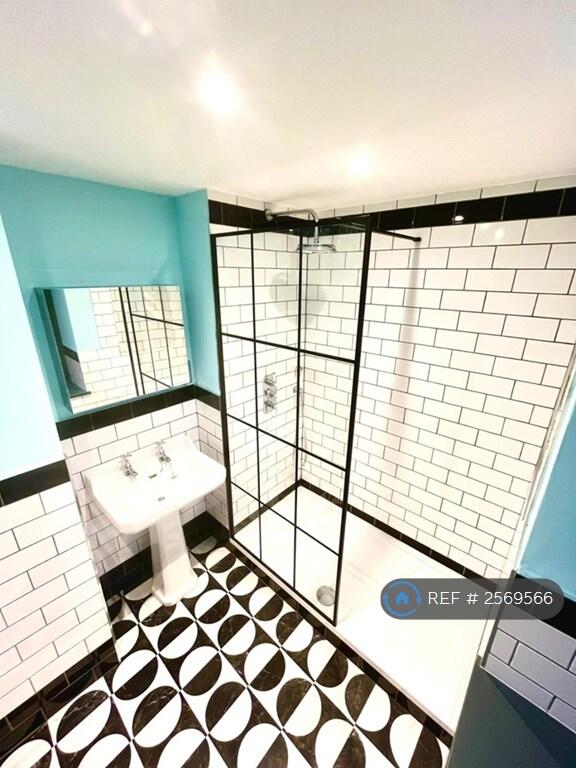 Bedroom 1 Ensuite