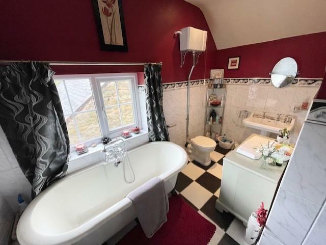 bathroom..jpg