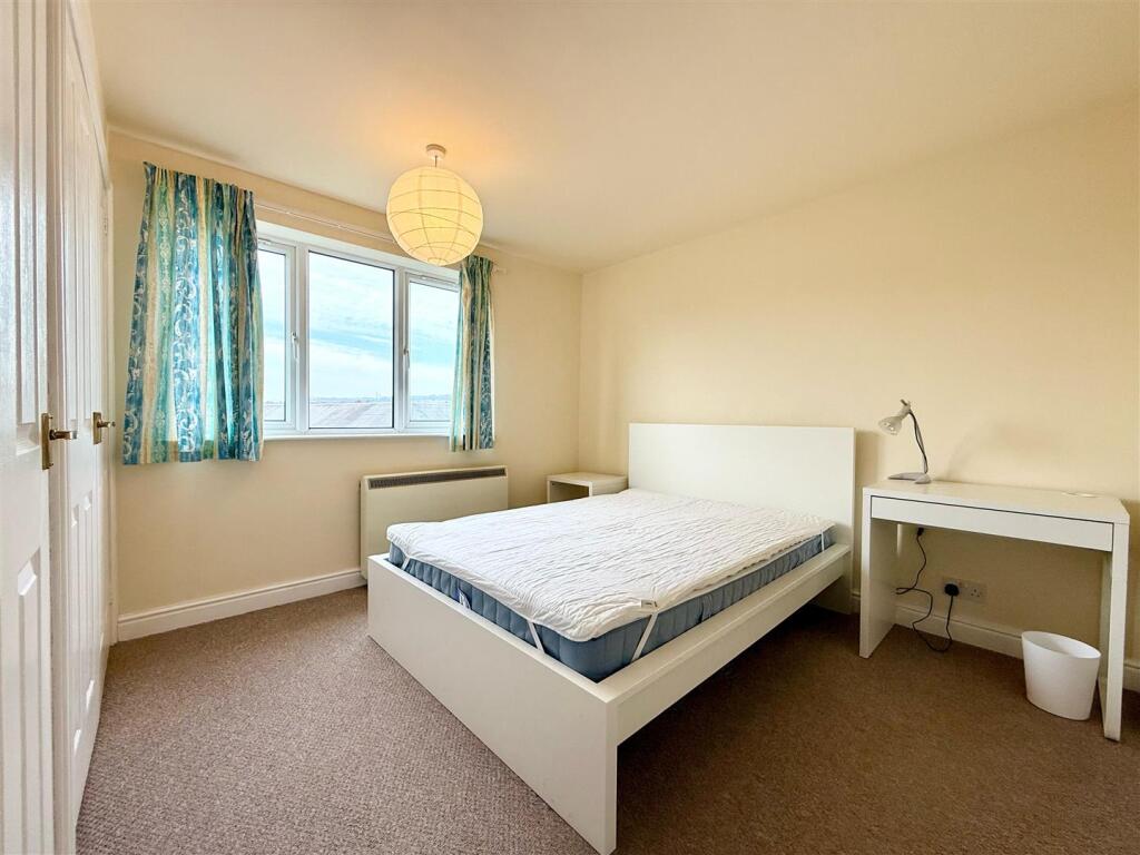 Bedroom (1).jpg