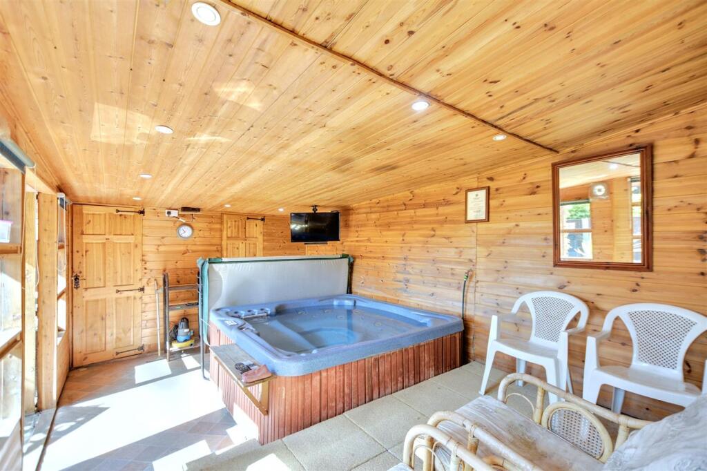 Cabin Spa_1.jpeg
