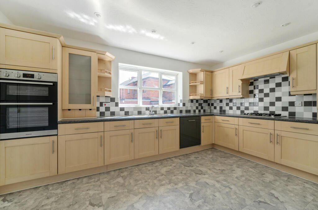 66b5ffda235db-l-1166554 (5)