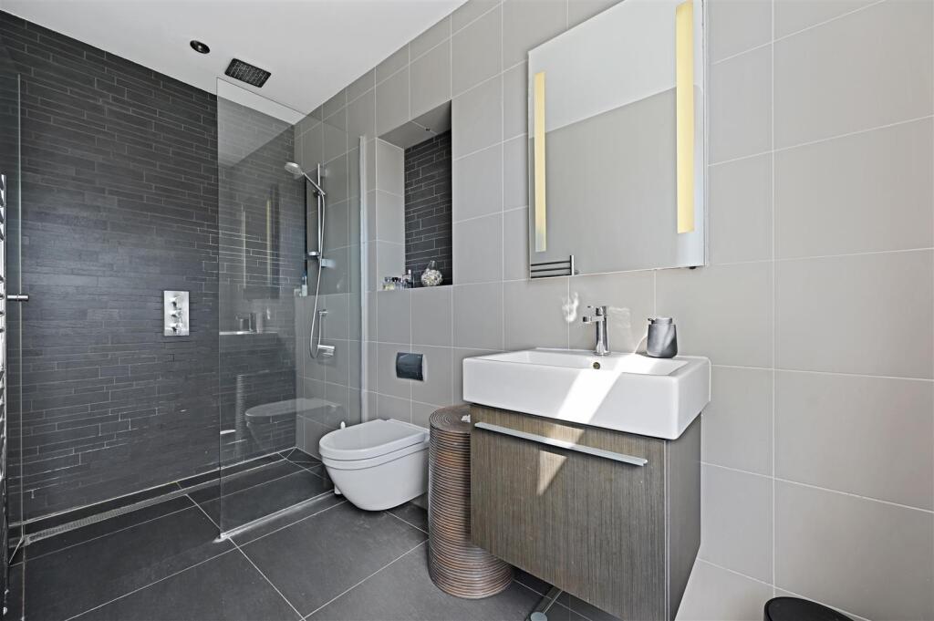 Blythe Road - Ensuite3 (1).JPG