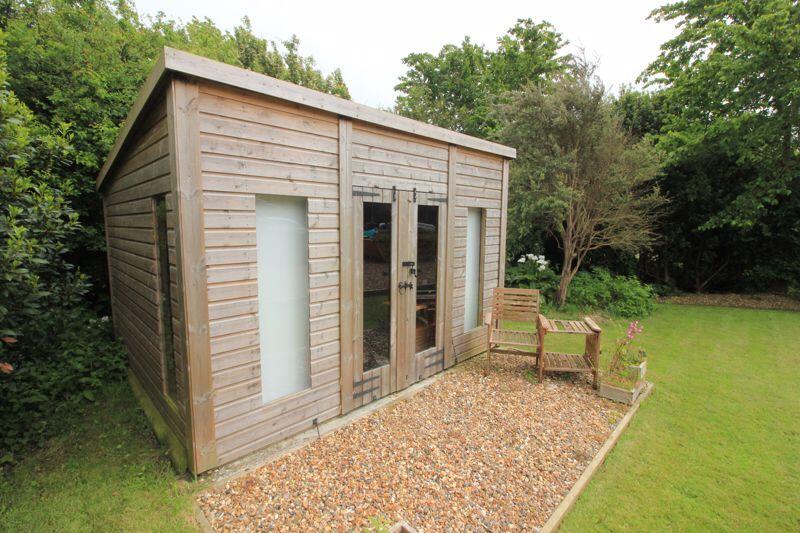 summer house/office/gym