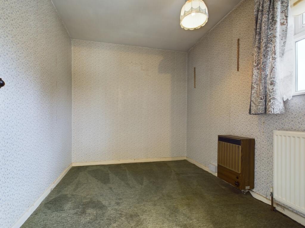 CAM01740G0-PR0296-STILL011