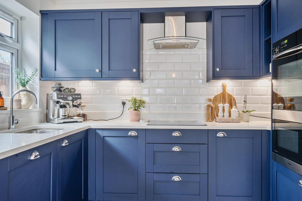 1336681-4-68a3548...