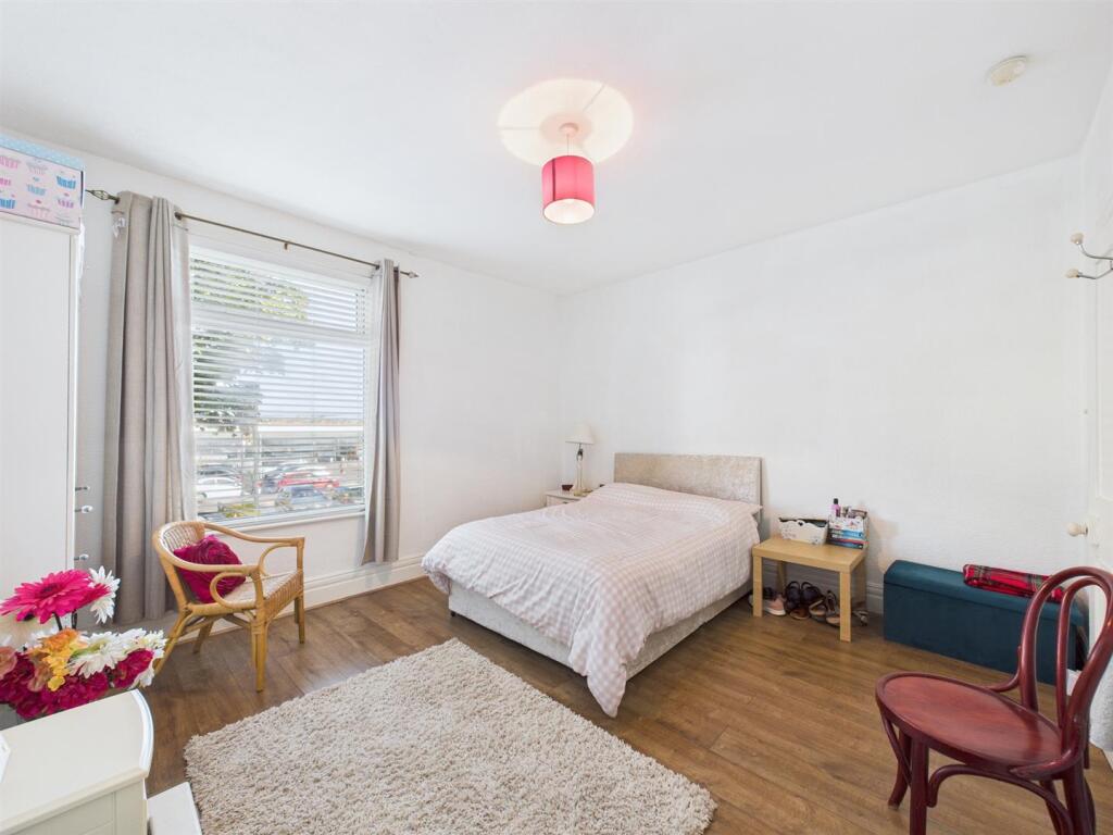 Bedroom: