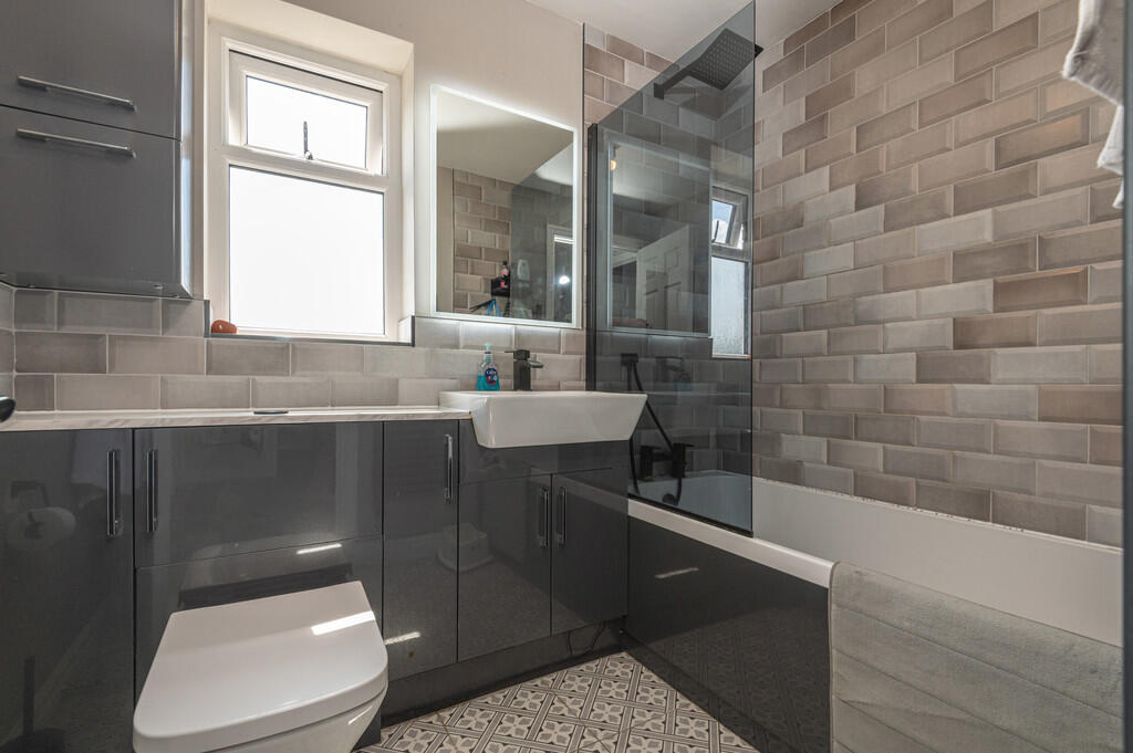 19 - 18 Grantley ...