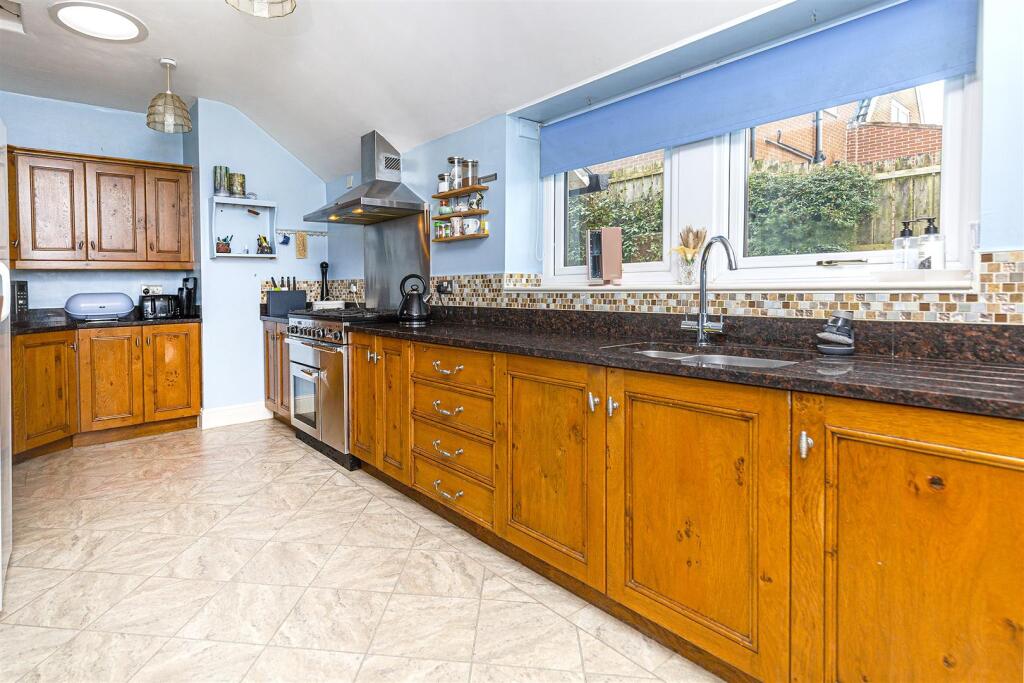 Bramleys Estate Agents - Fenay Lane (13).jpg