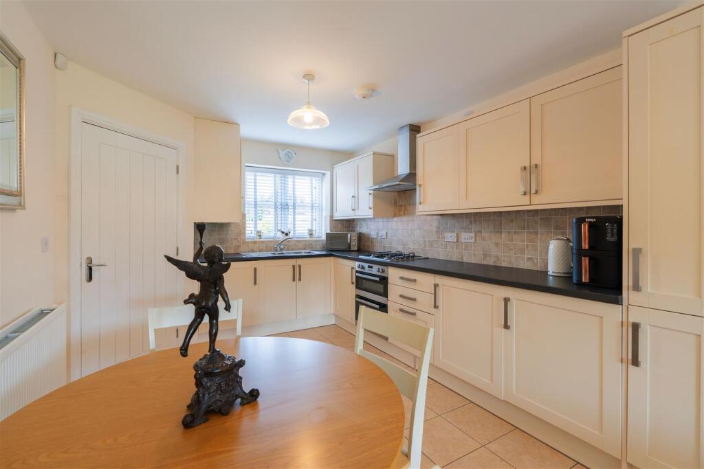 3 Pillar Gardens-6.jpg