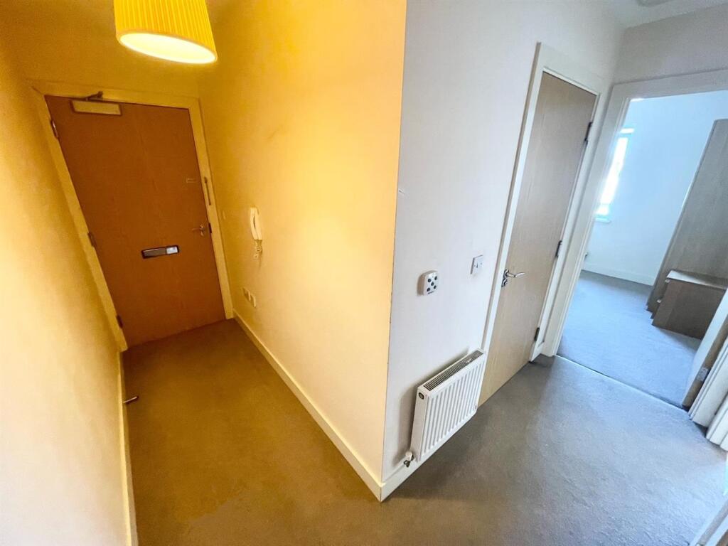 Hallway.jpg