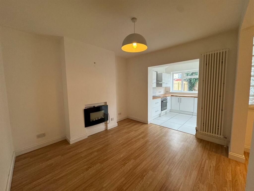 Dining Area and Kitchen/Snug