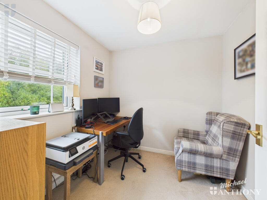 CAM03852G0-PR0392-STILL009