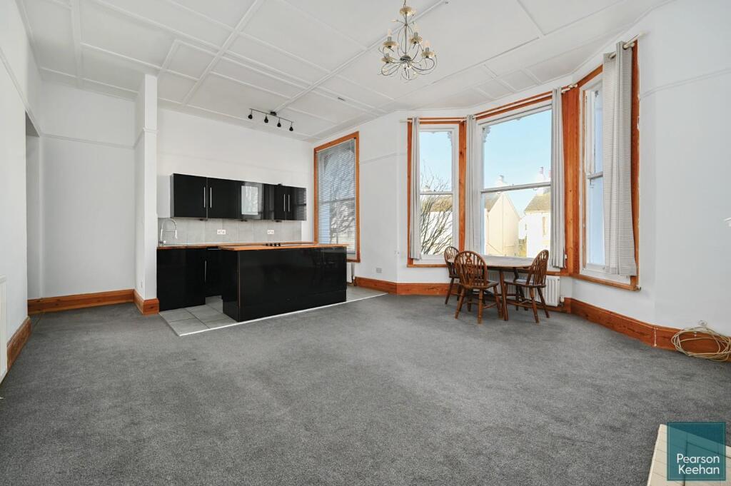 Flt 2, Westbourne Villas, BN3 (8).jpg