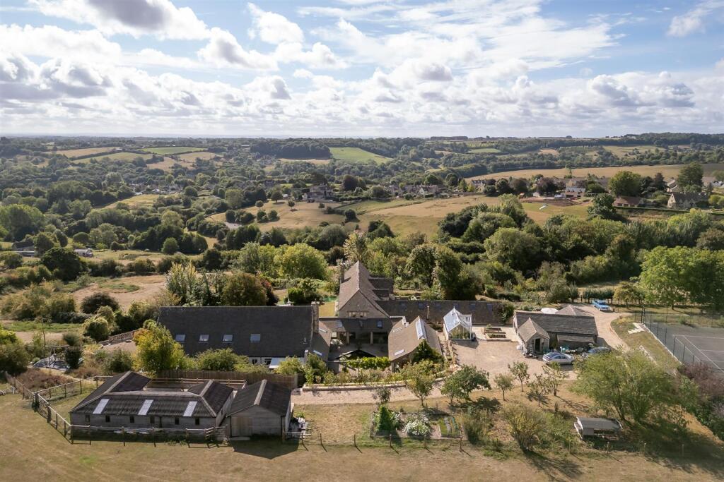 87 - High Barn - GL6 0QA - Web.jpg