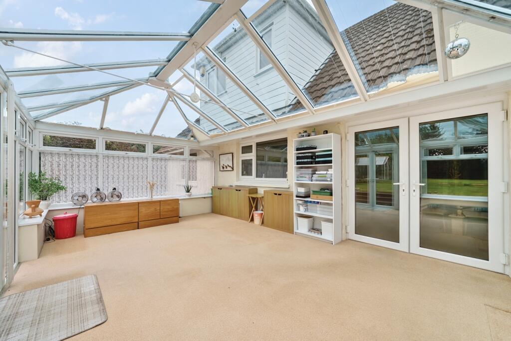 1316928-16-6887856ee5268