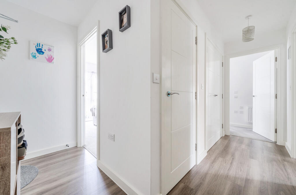 1307214-5-684a9b9...