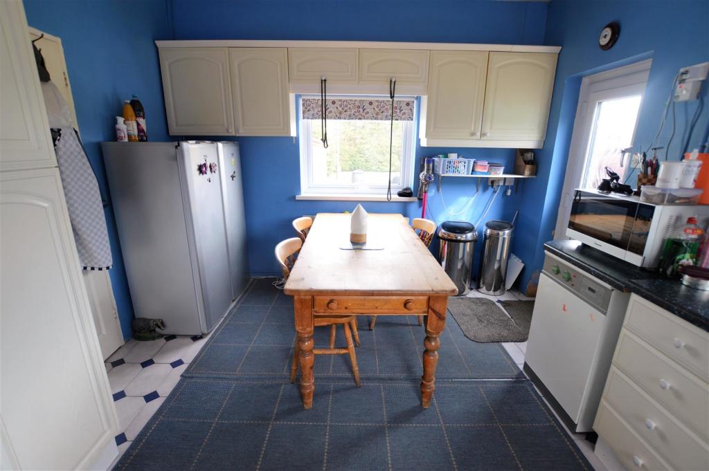 Kitchen Diner.jpg