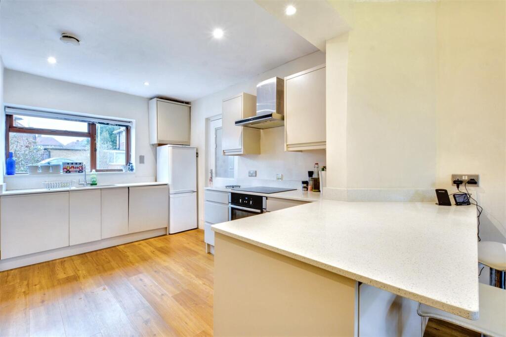 Kitchen_2.jpeg