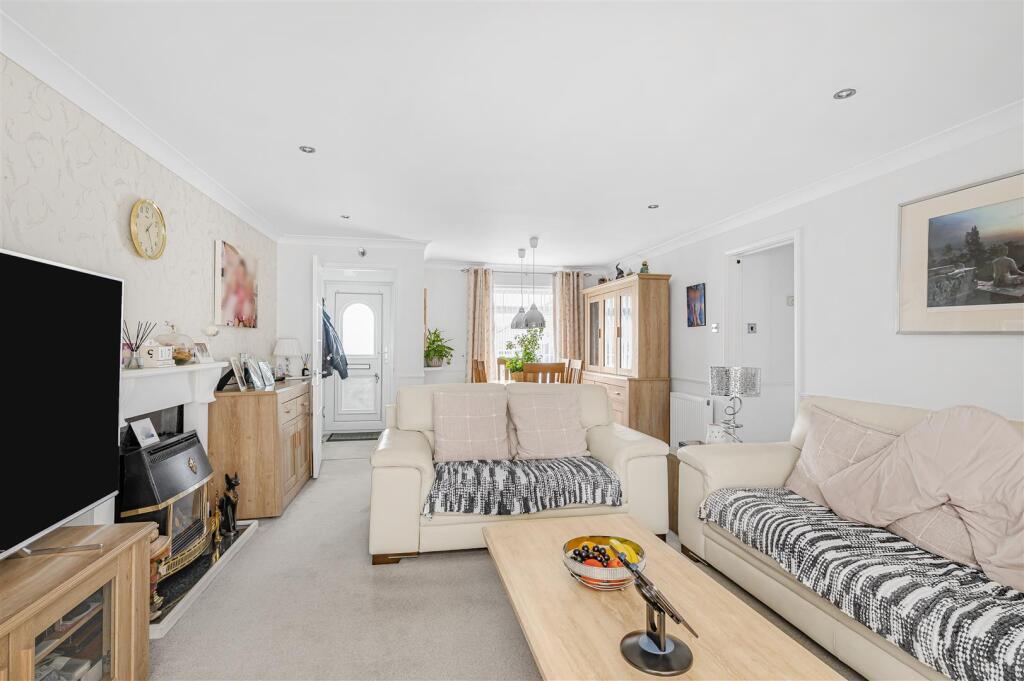 Lounge / Dining Room