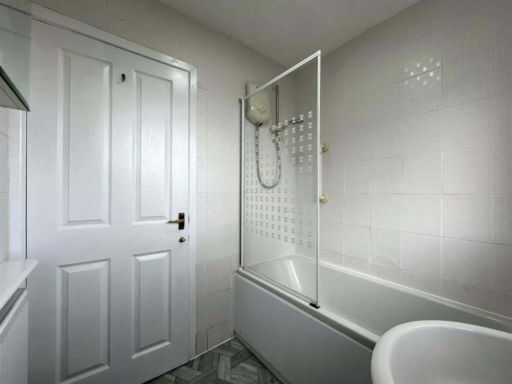 Bathroom Aspect 2