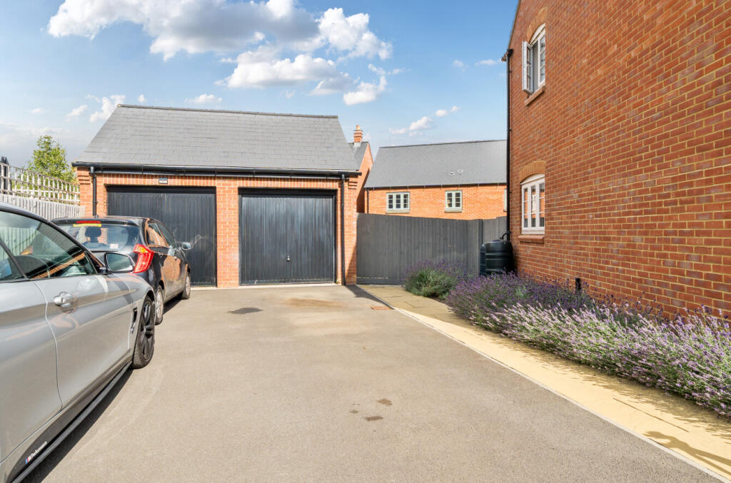 1319056-36-687e7d...