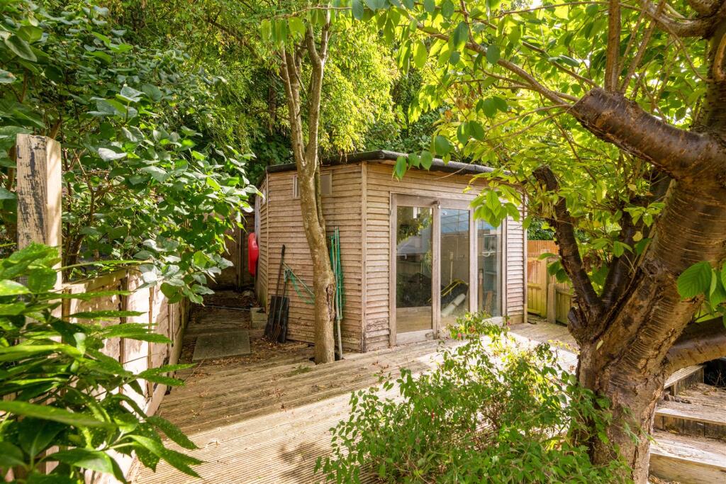 63 Burstead Close-26.jpg