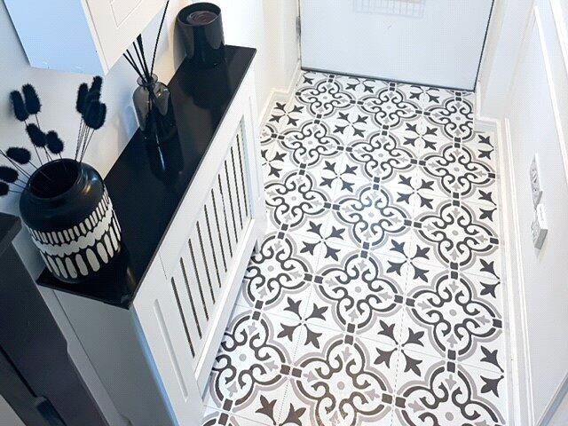 Tiled Entrance Hall
