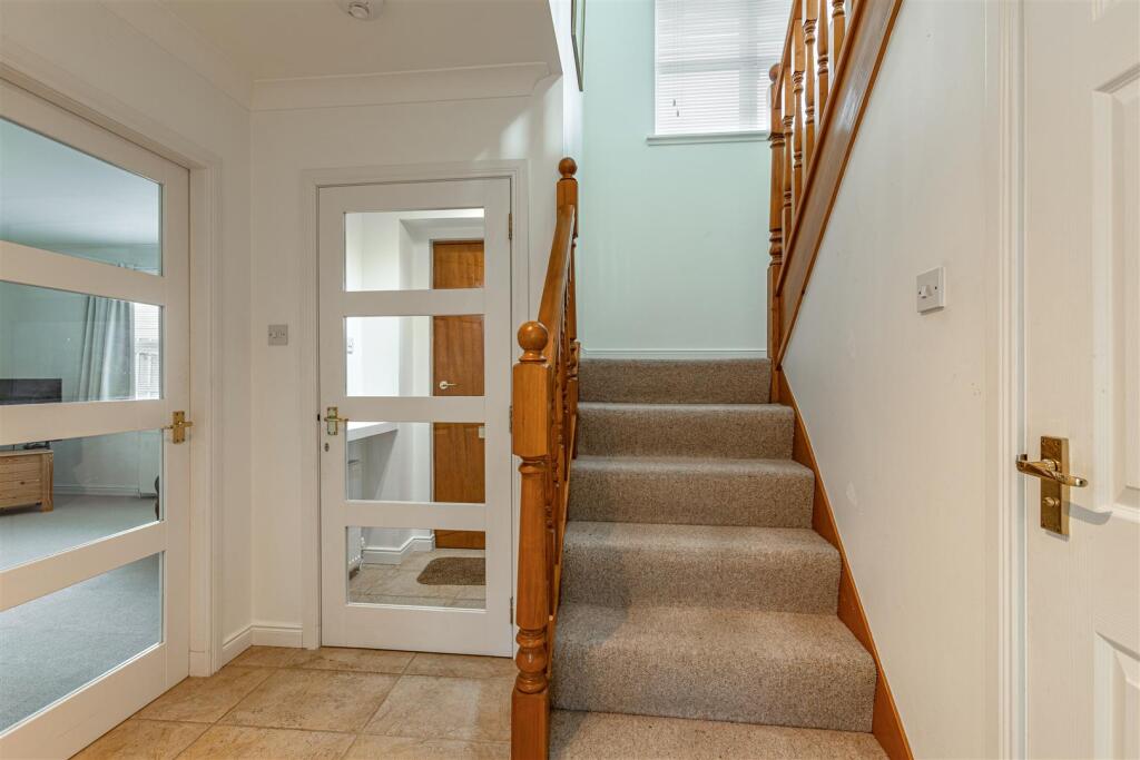 2 Waverley Gardens Darnick 13.JPG