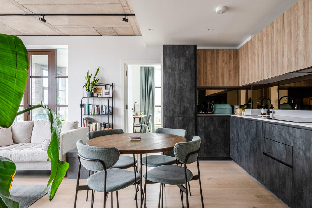 Empress Works 703...