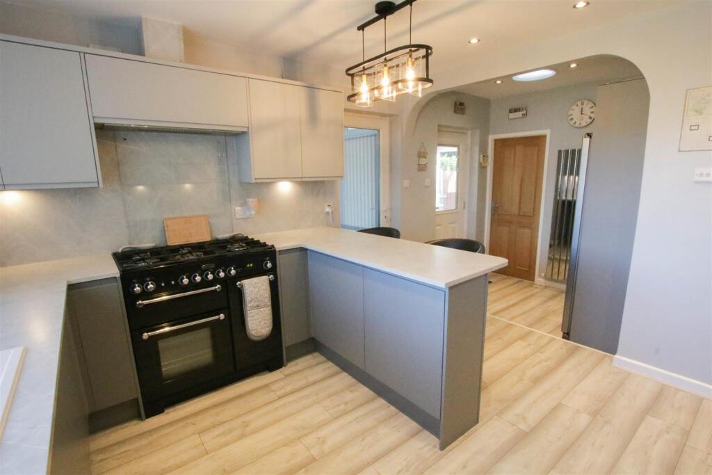 BREAKFAST KITCHEN