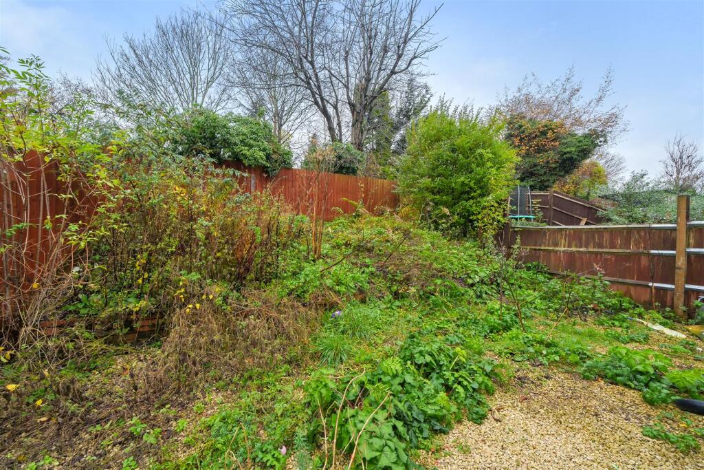 Courtlands Drive - Garden.jpg