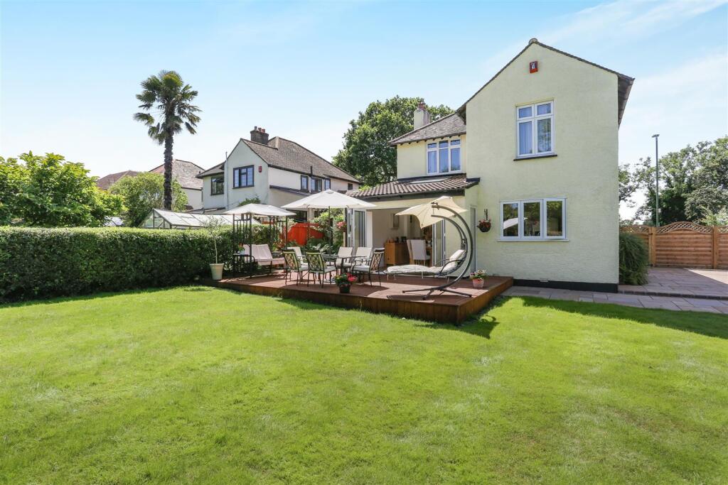 630631790 - 195 Woodcote Road, SM6 22.jpg