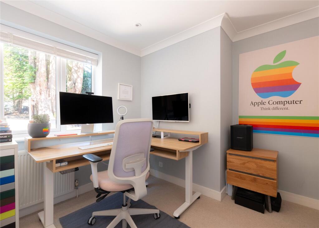 Office/Sixth Bedroom