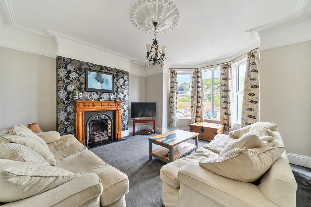 1310281-12-684c2b9e96ccb