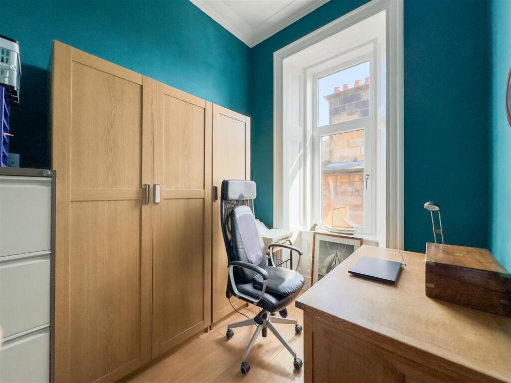 Bedroom/Office