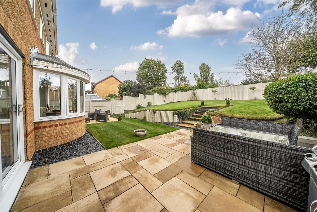 4 Acorn Way, Silverstone (31).jpg