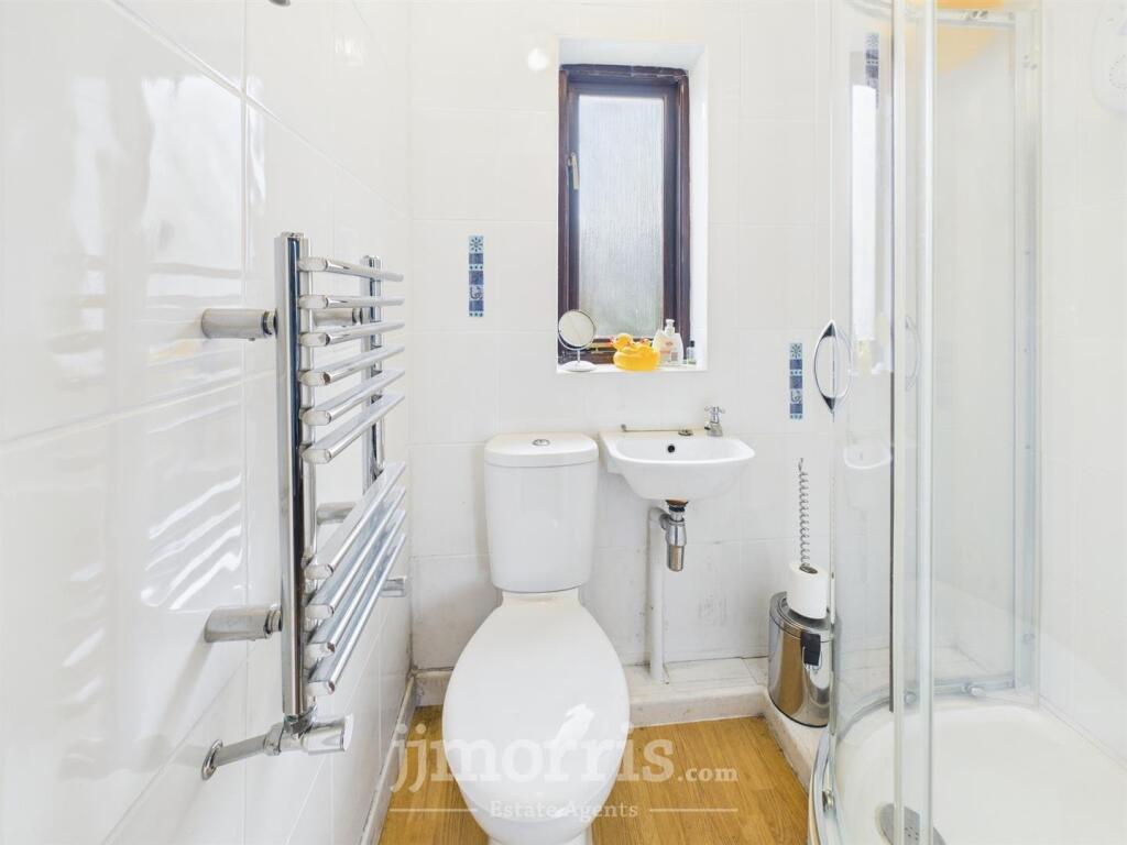 En Suite Shower Room