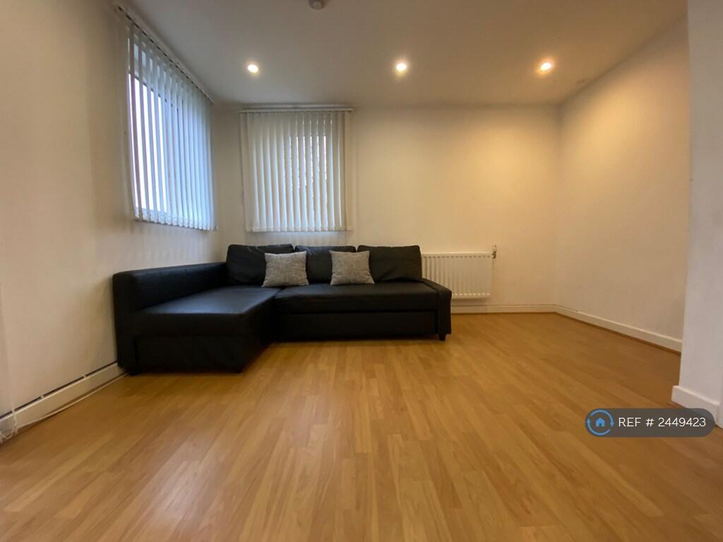 Living Room/Double Bedroom