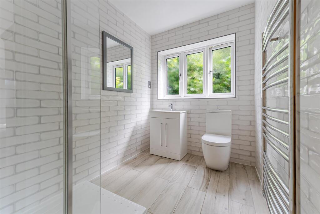 En Suite Shower Room